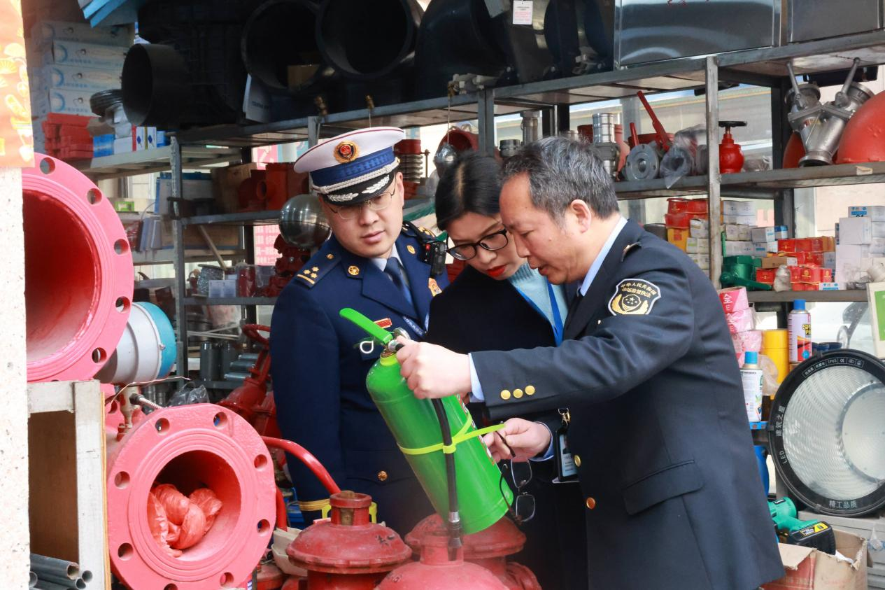 公安部：依法严厉打击消防领域假冒伪劣犯罪，切实维护社会公共安全